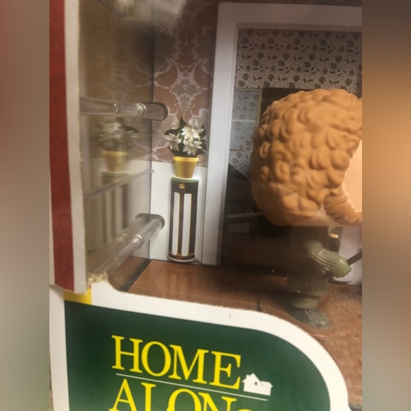 NEW Home Alone large funko pop Marv Harry Kevin Vinyl figures Christmas - Picture 4 of 4